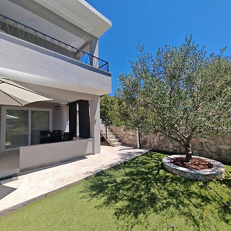 Olive Tree Apartment Zecevo Рогозниця Екстер'єр фото