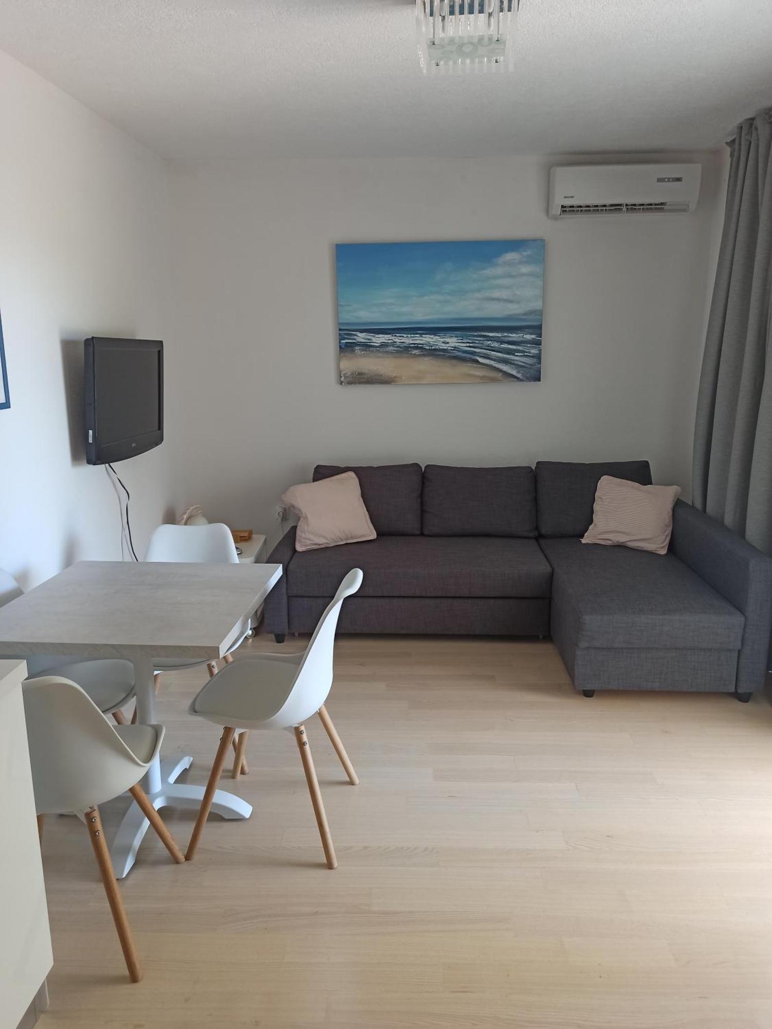 Olive Tree Apartment Zecevo Рогозниця Екстер'єр фото